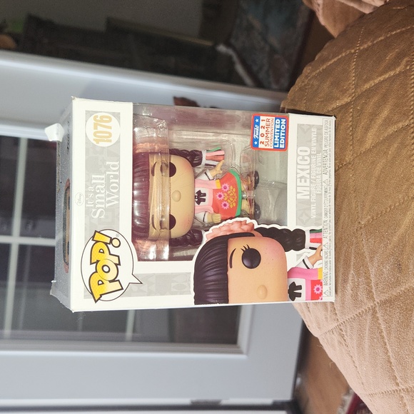 Disney "It’s A Small World - Mexico" Funko Pop! New in Box *Curled lid - Picture 1 of 5